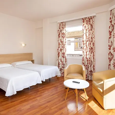 Maga * Πουέρτο Ντε Λα Κρουζ